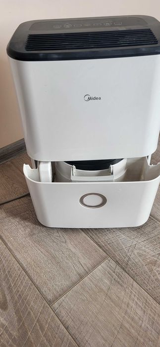 Продам осушувач повітря Midea MDDF-16DEN7