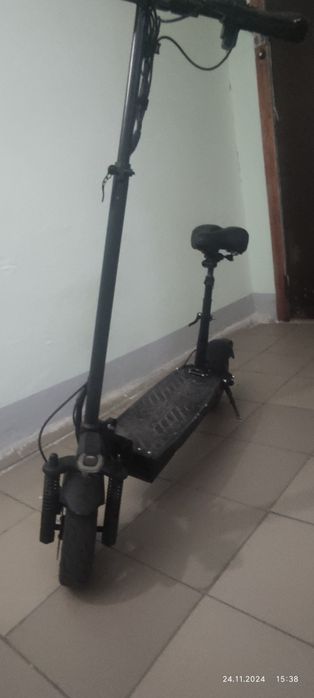 Продам электросамокат Crosser t4