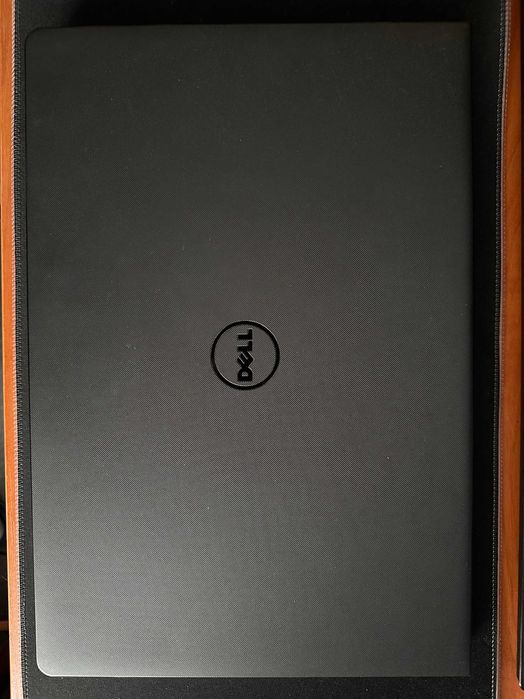 Laptop Dell Inspiron 15 3567 / i3 / 12GB / 500GB SSD