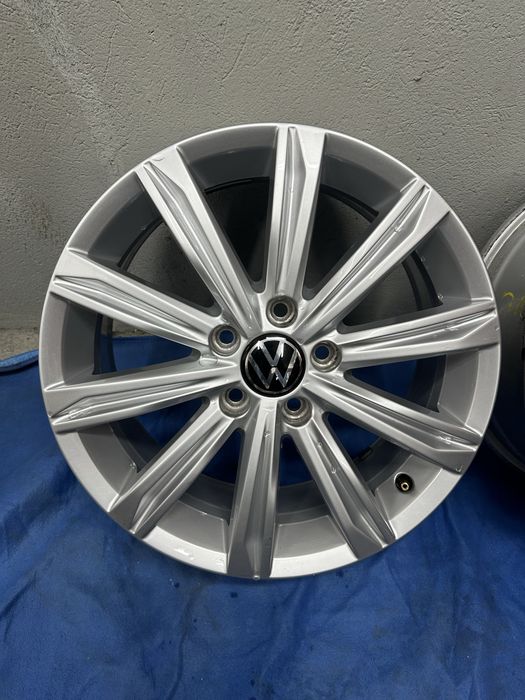 Felgi 17 volgswagen golf touran caddy 5x112 6.5j et52 os 57.1