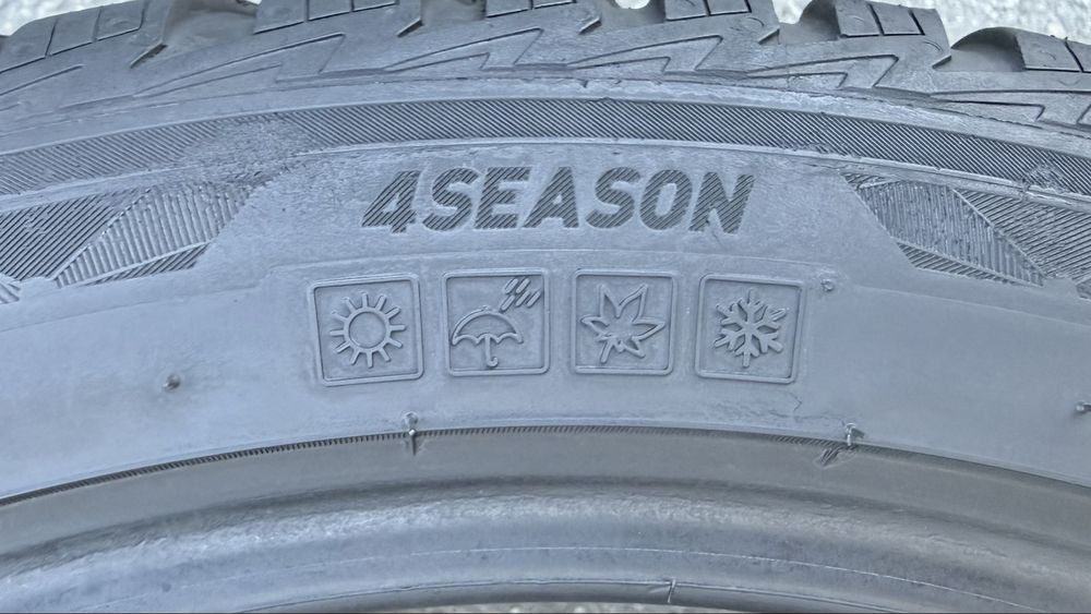 245/40 18 Kumho Solus 4S HA32  2 шт