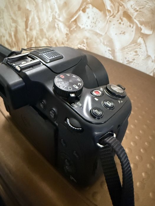 Фотоапарат Leica V-Lux 4 в ідеальному стані
