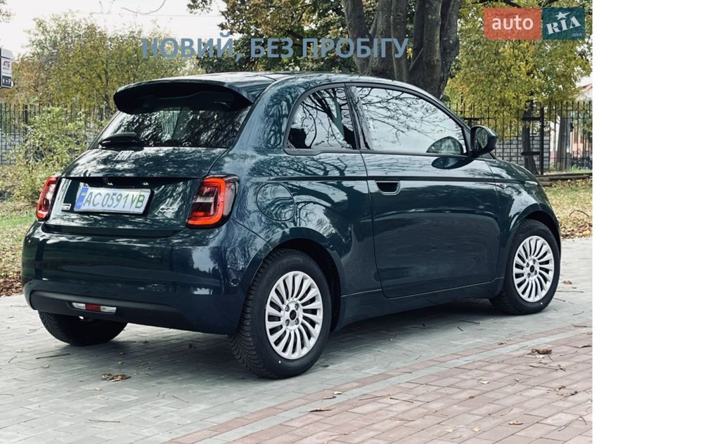 Новий Fiat 500e Abarth без пробігу