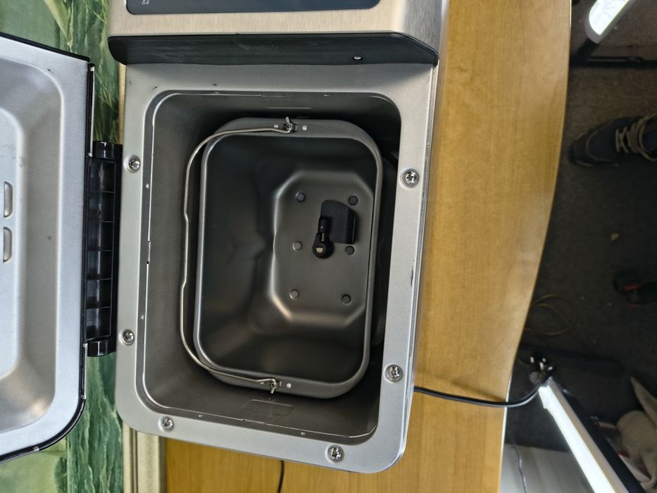 Maszyna do chleba DOMO PRO B3650 – 730W, stal nierdzewna, 1200 g