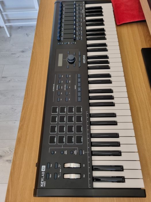 Arturia KeyLab 61 MkII Black Edition + Saco Novation