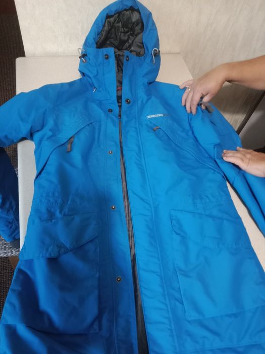 Продаю осінню водонепроникну Шведську спортивну куртку