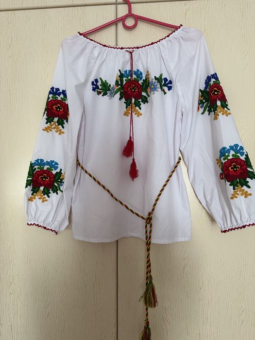 Вишиванка  з гарним орнаментом