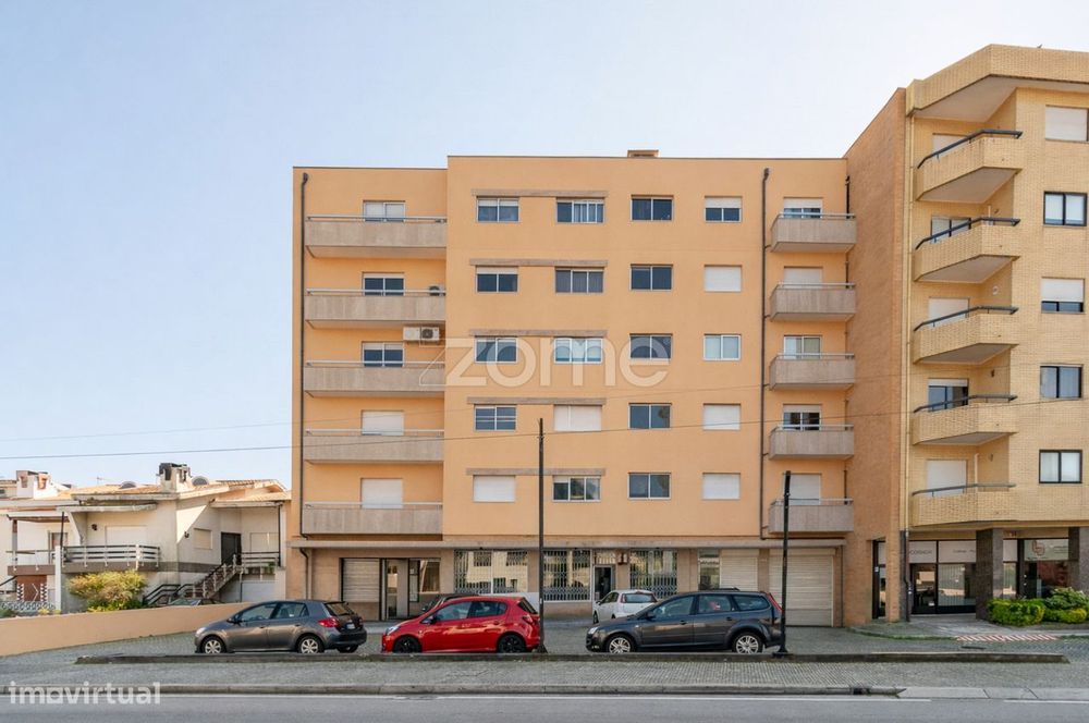 Apartamento T2+1 no Castêlo da Maia — Castêlo Da Maia, Porto