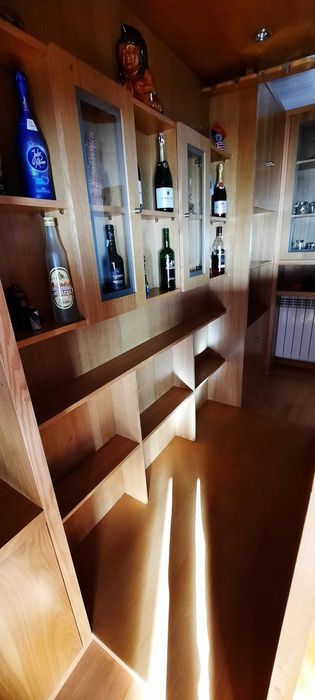 Móvel bar com pouco uso