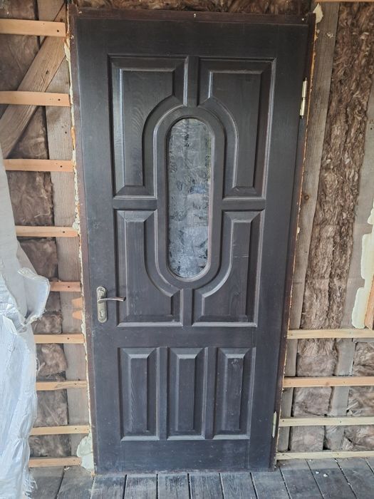 Вхідні двері, Двері