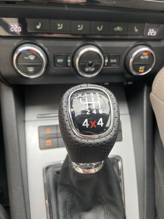 Ручка кпп з чохлом Шкода Октавія А5 А7 Суперб 2 3 ПЕРФОРАЦІЯ ЕКСКЛЮЗИВ