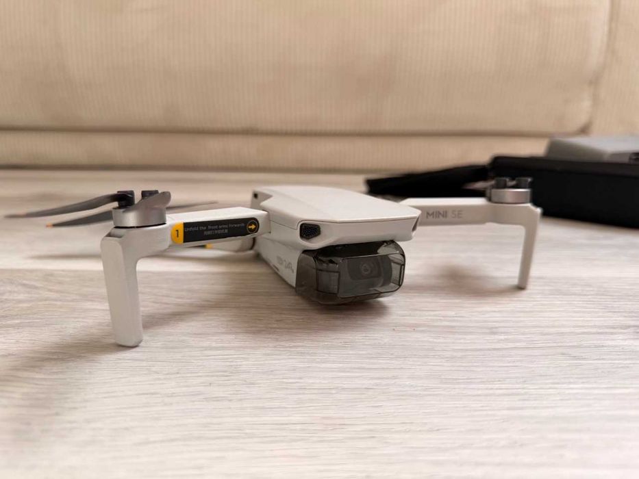DJI Mini 2 SE - Fly More Combo