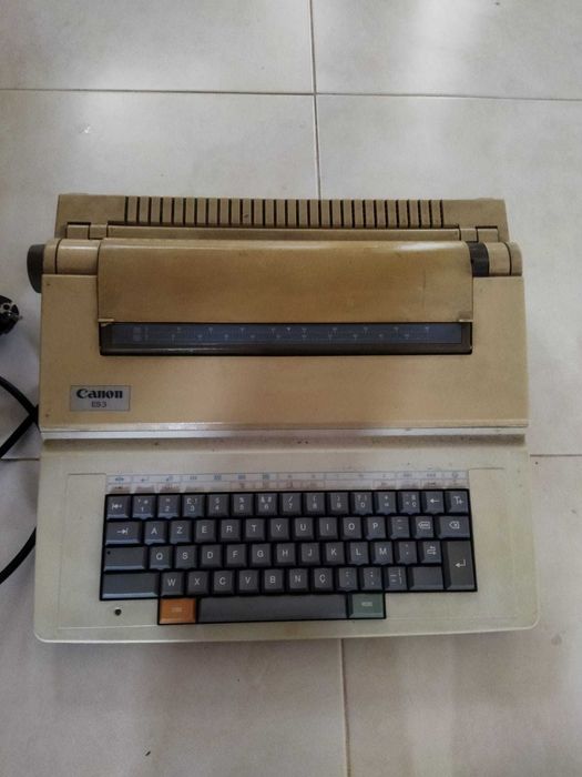 Máquina de escrever Canon ES 3