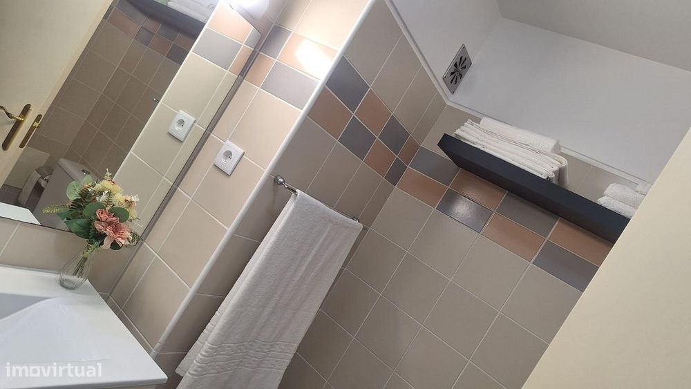 Apartamento T3 Duplex Renovado com Garagem | Ribeira Brava, Madeira