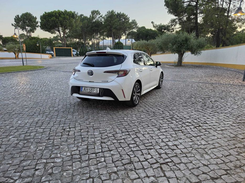 Corolla 1.8HSD Confort Pack Sport NACIONAL