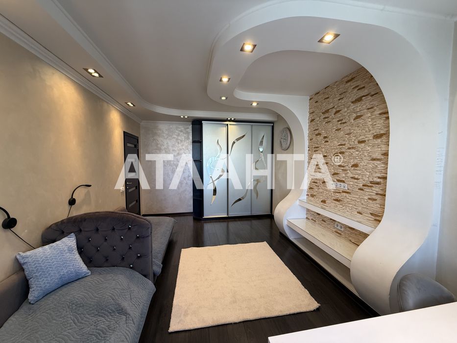 Оренда трикімнатна квартира Дарниця