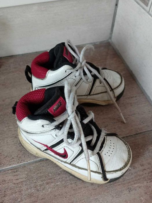 Дитячі кросівки nike 22 р