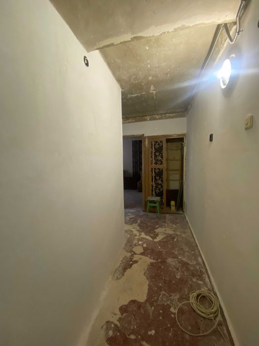 Срочно !1-я в Центре под ремонт! Этаж 1\5.С Балконом.