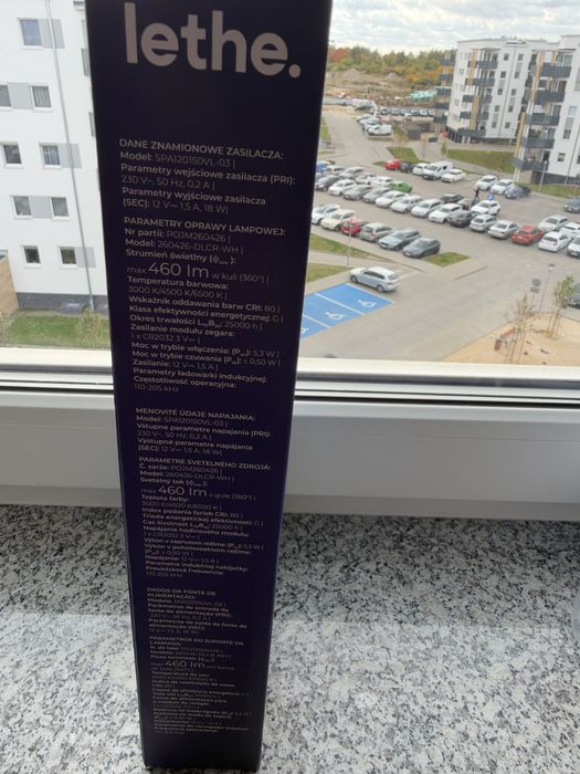 Lampka z wyswietlaczem i ladowaniem