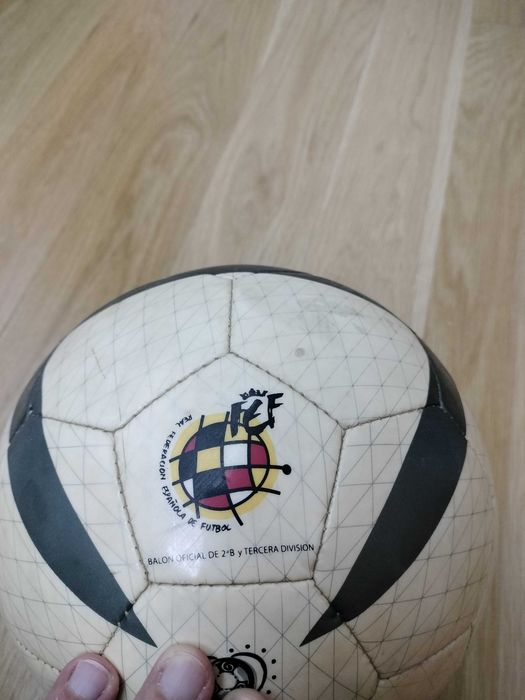 Bola Roteiro UEFA Euro 2004 Adidas ball