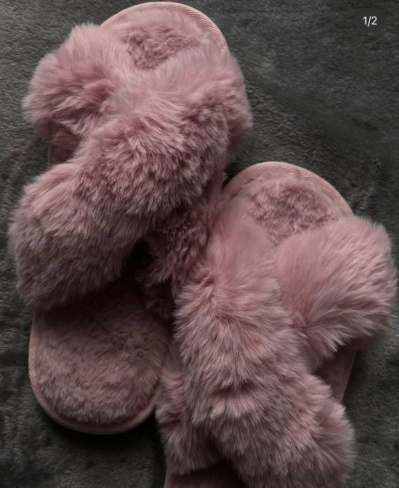 Капці пухнасті.