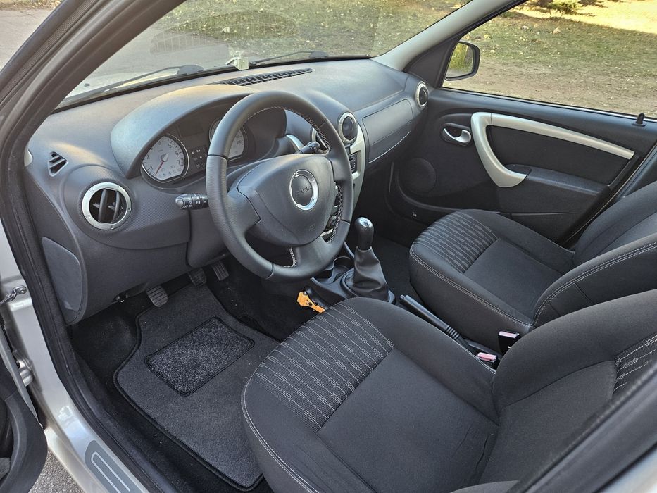 Продам Dacia Logan MCW Laureat Black Line 2012 г.в