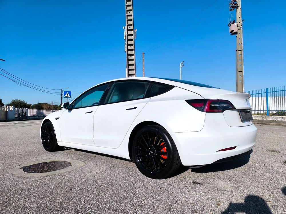 Tesla Model 3 Long Range AWD Dual Motor