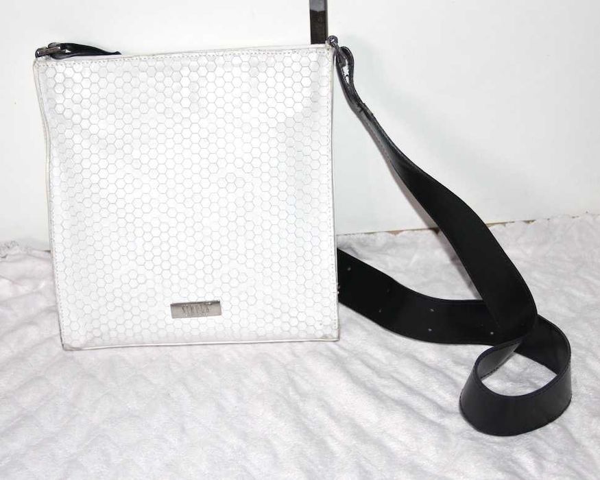 simple szara biała skóra skórzana torebka torba gino rossi pinko gcds