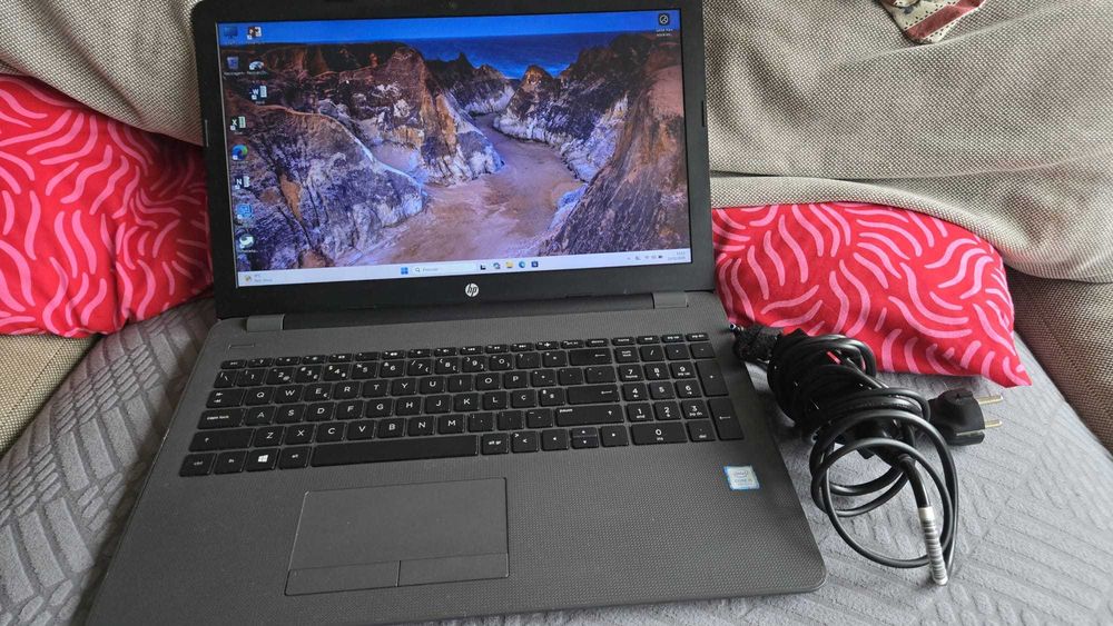 Portatil HP i5 7200U com 8Gb de RAM e 256Gb de Disco M2!