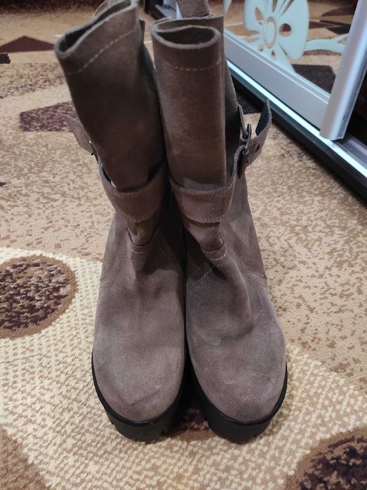 Продам ботінки на дівчинку 37 розмір