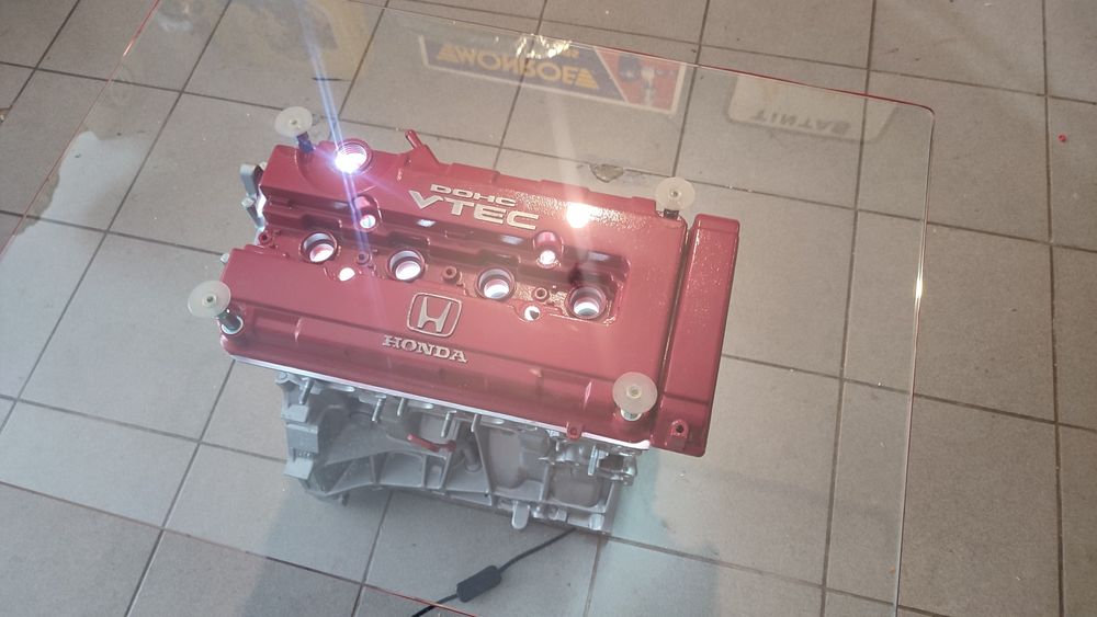 Mesa feita com motor Honda