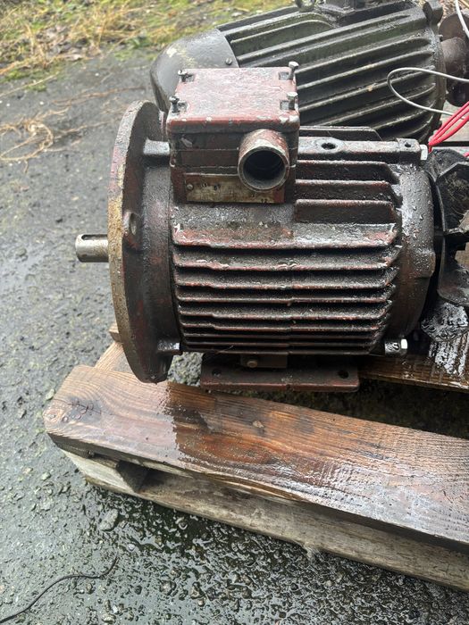 Продам електродвигуни 15кВт, 7,5 кВт, 5,5 кВт