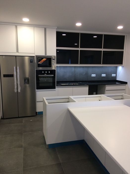 Remodelação Espaços *Cozinhas*Carpintaria*Roupeiros*