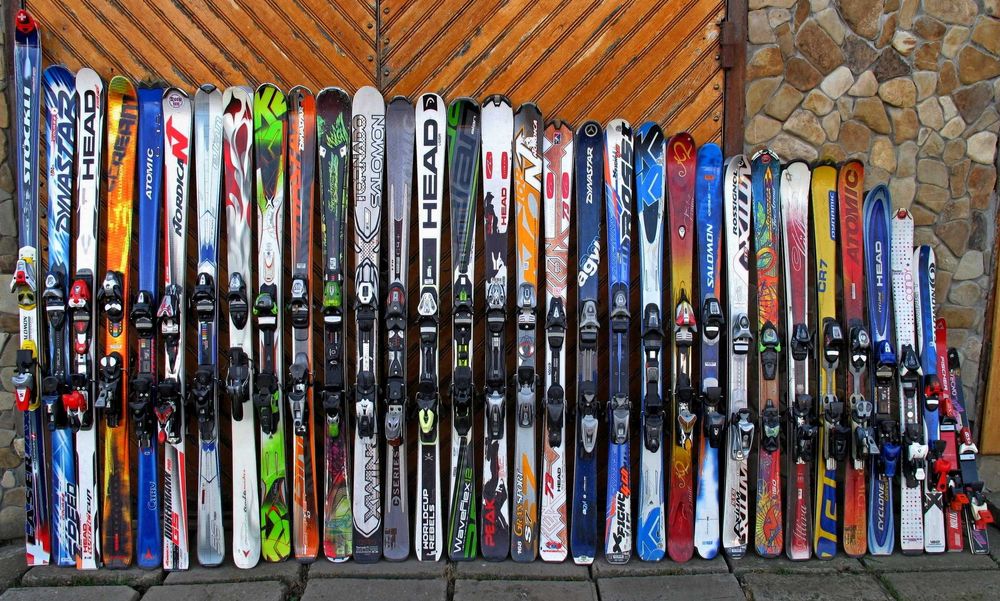 Лижне спорядження лижі черевики боти