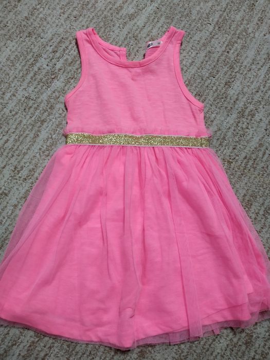 Плаття з фатіном