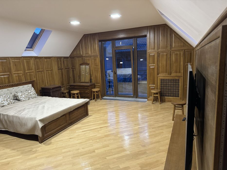 Оренда Дома Три Этажа + Парковка + Камуналка