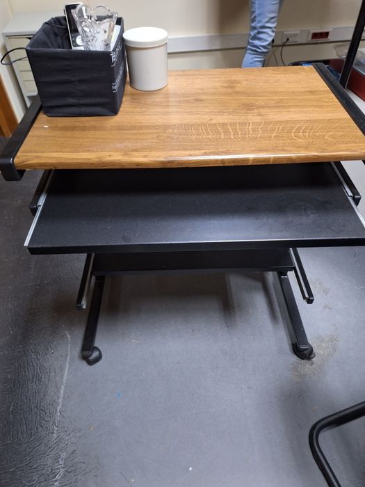 Mesa de computador  0,75 x 0,45