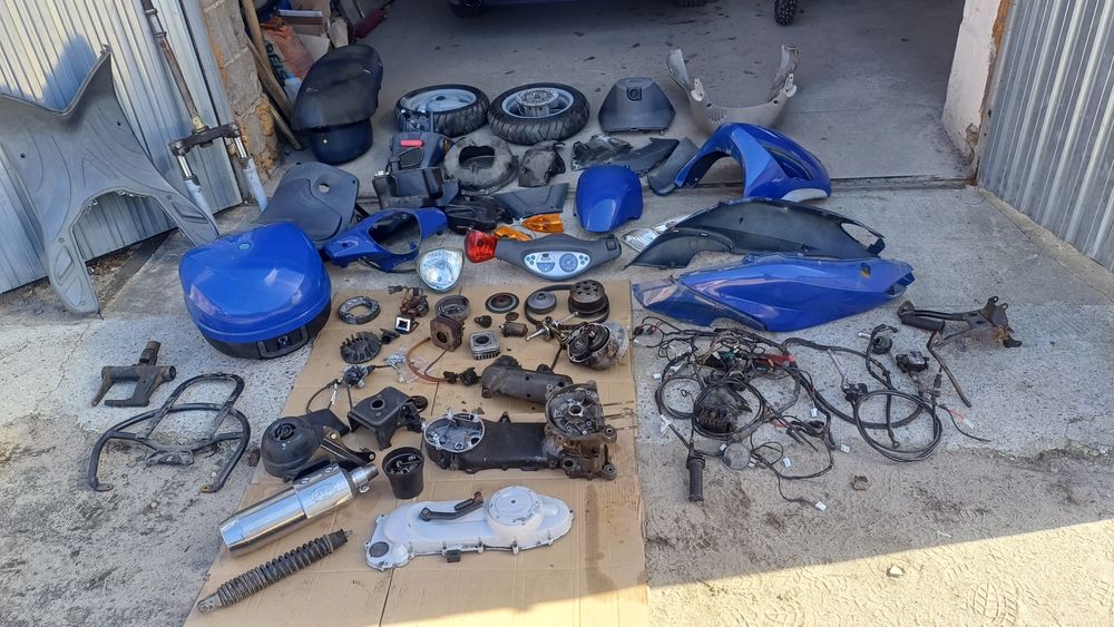 Piaggio FLY 50 części kufer,wydech,lampa,pokrywa,stelaż,wał,błotnik,