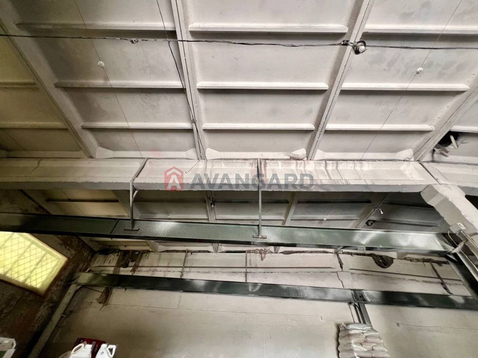 Продається виробничо-складська будівля з залізничною колією!