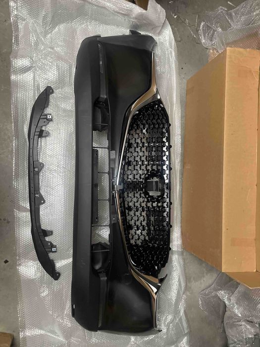 Решітка радіатора Mazda 3  2020 + / Mazda CX-30 2019 - 2025