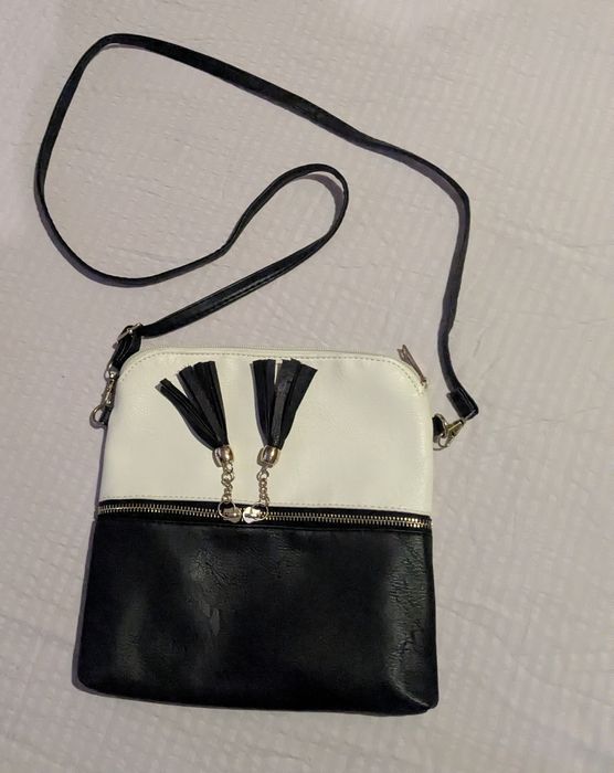 Torebka damska listonoszka biało-czarna ze złotym