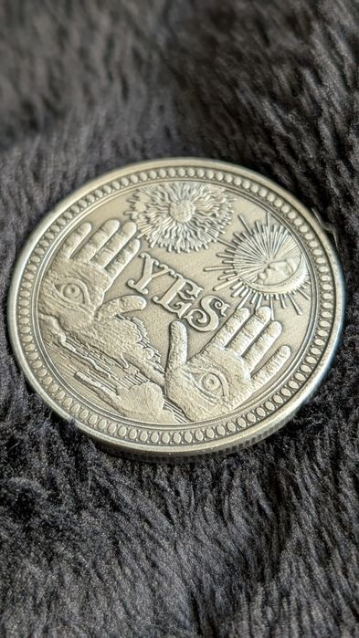 Железная монета в кейсе Yes No для принятия важных решений да нет