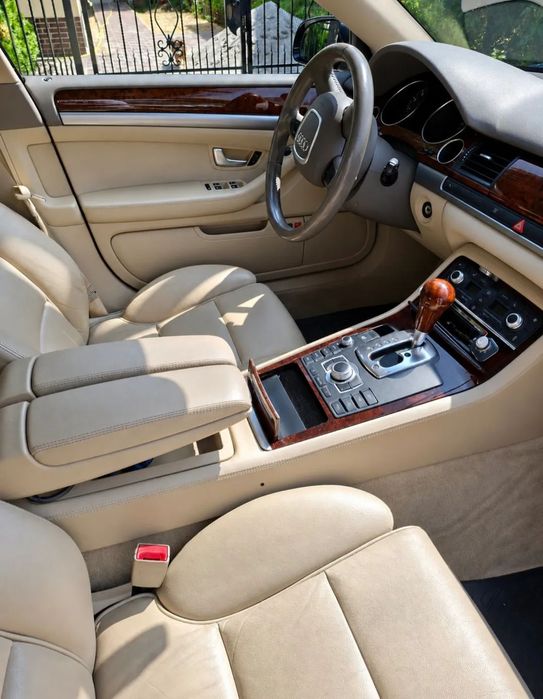 Audi A8 Audi A8 sprowadzone ze Szwajcarii , zadbane gotowe do jazdy.