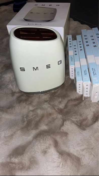Bloco de facas e facas Smeg436002950019829760