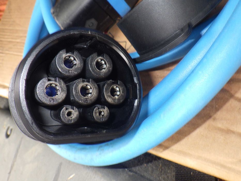 Tesla  Kabel przewód ładowania  Nowy model   MENNEKES