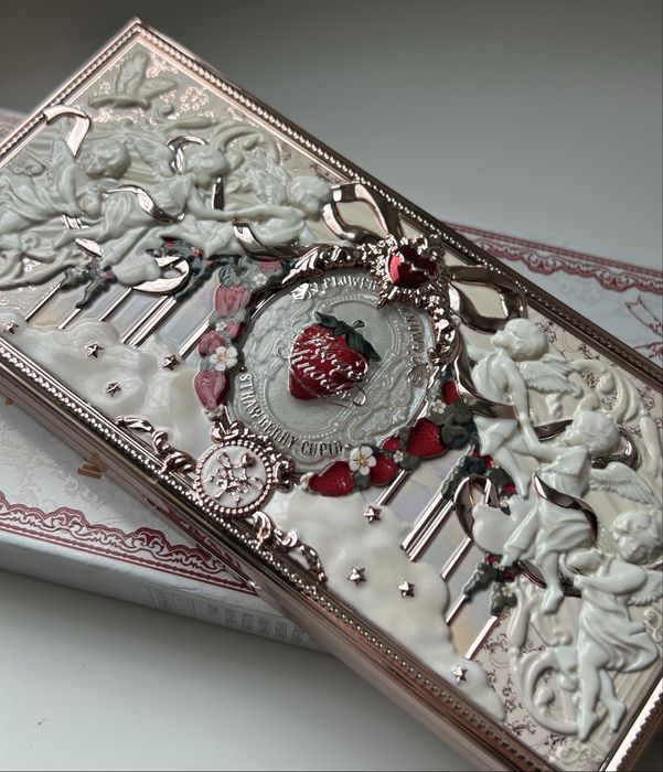 Палетка Flower Knows Strawberry Cupid Collection