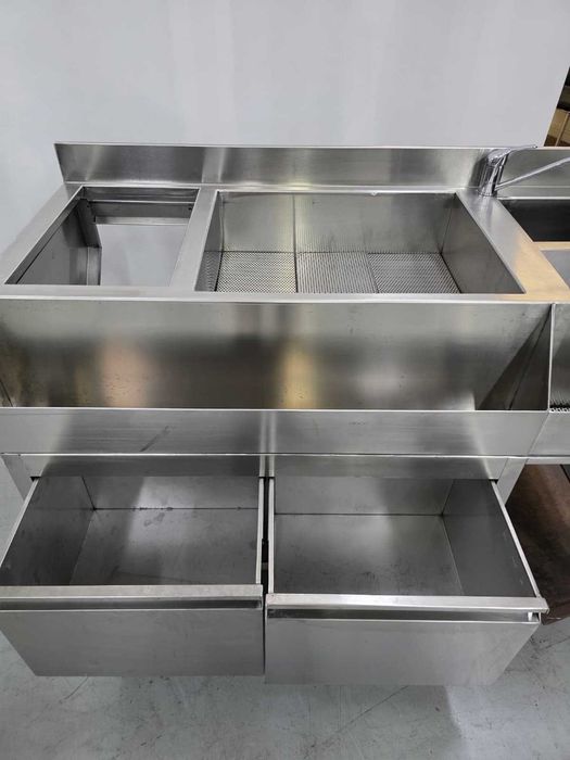 Balcão Refrigerado com Estação de Cocktails