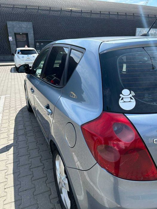 KIA CEED 2007 року випуску в хорошому стані 1.6  CRDi