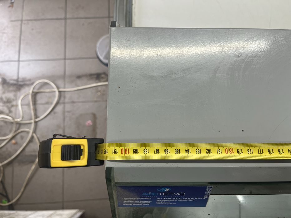 Холодильна вітрина