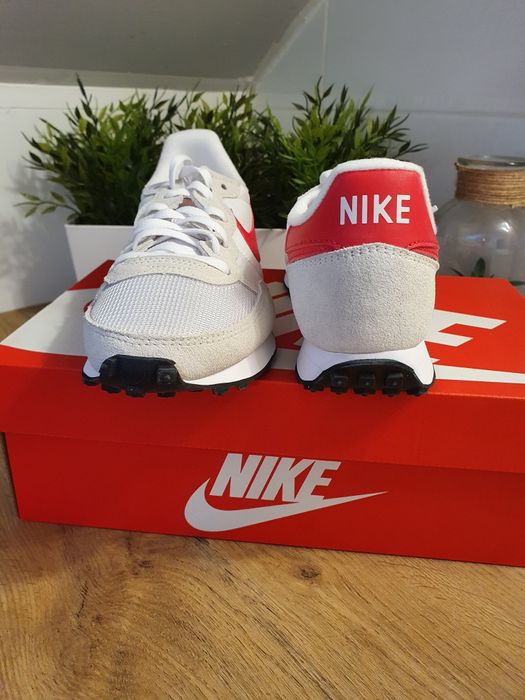 Oryginalne,nowe buty sportowe NIKE Challenger,biało czerwone